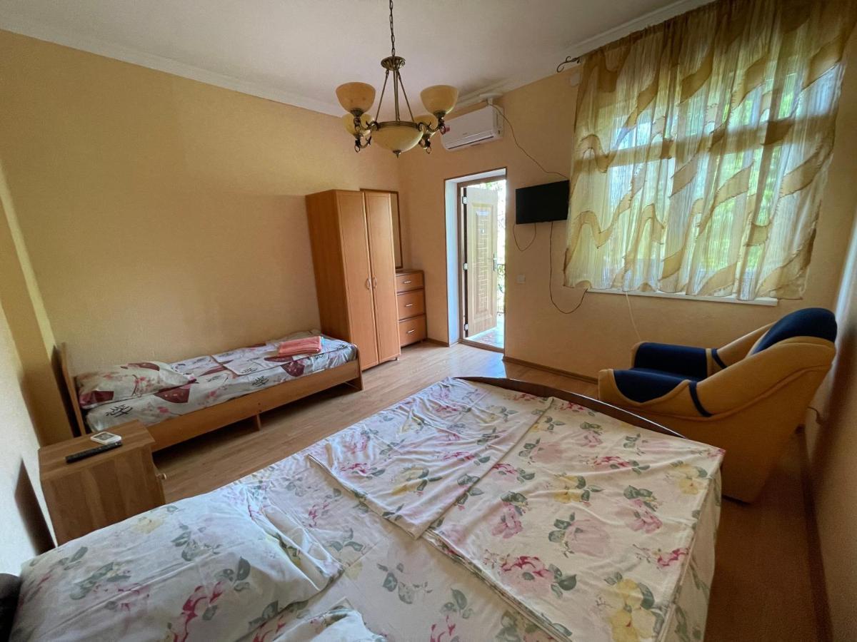 Гостевой Дом На Гечба Hotel Гагра Екстериор снимка